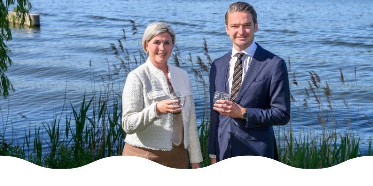 Gedeputeerde Michael Theuns en directeur Joyce Nelissen